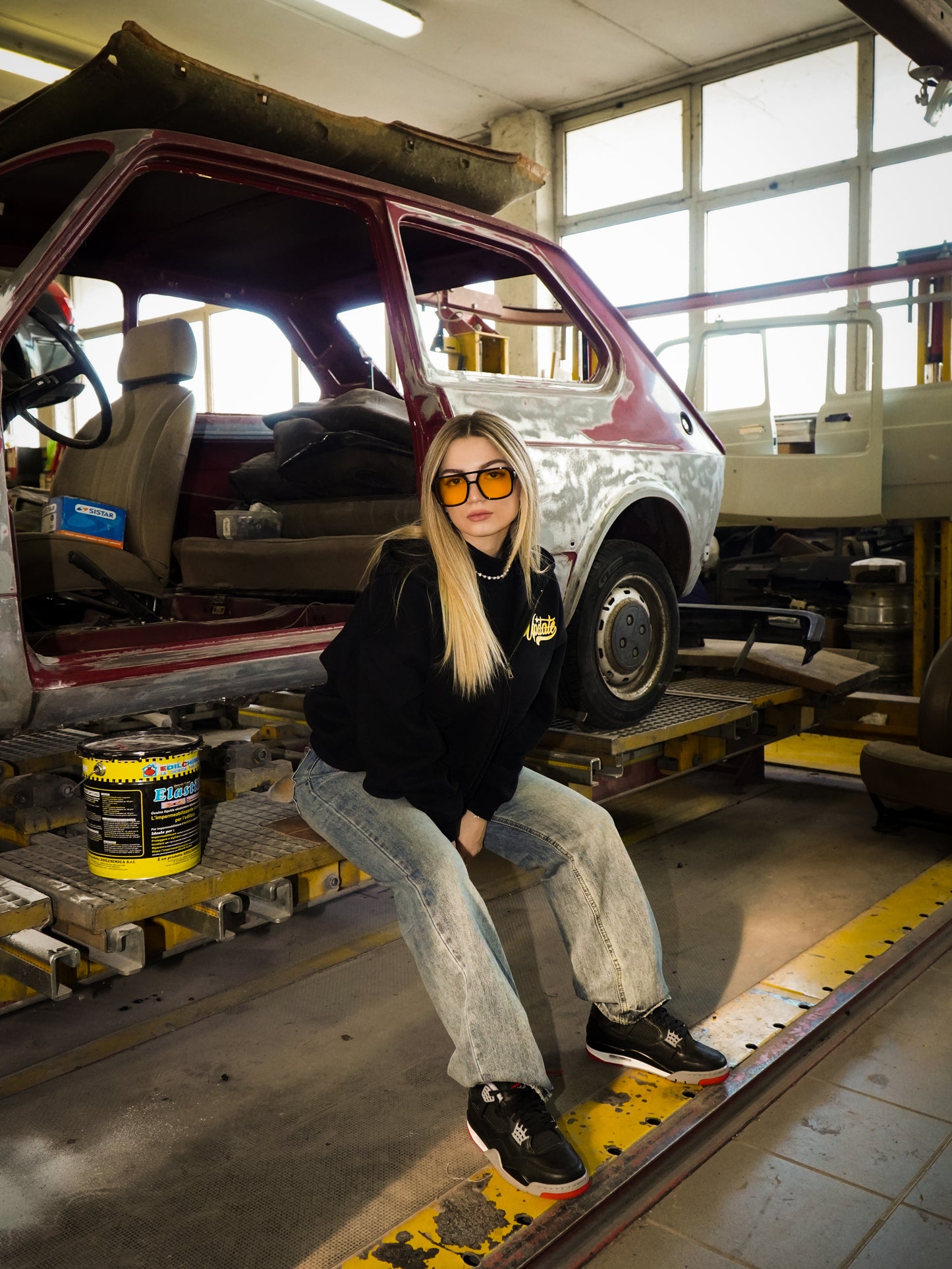 Hoodie Zip Gold Logo